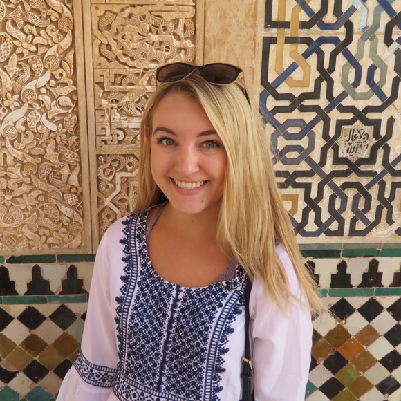 Meet your Posher, Allie - Picture 1 of 1